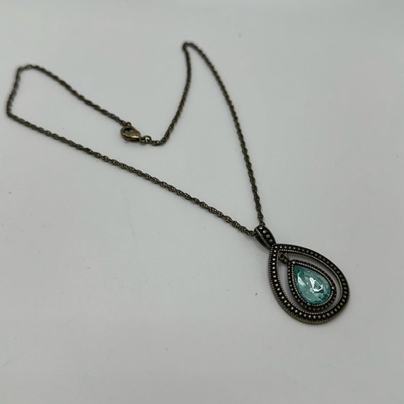Brass chain sparking rhinestone pendant necklace - Picture 1 of 3